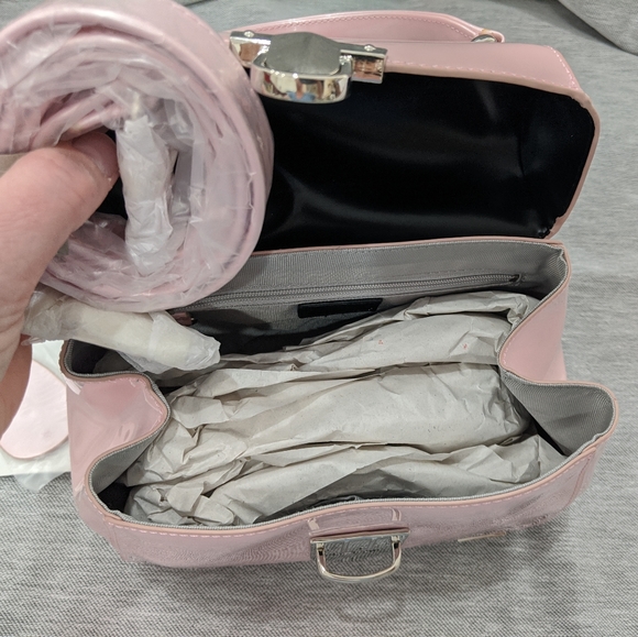 NWT Beijo "The Girlfriend" handbag in Petal Pink - Picture 7 of 8